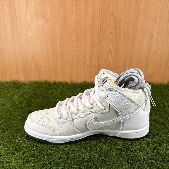 Nike SB Dunk High Antihero White Black Sneakers HM5837-100 Men\'s Size 6.5 main image 4